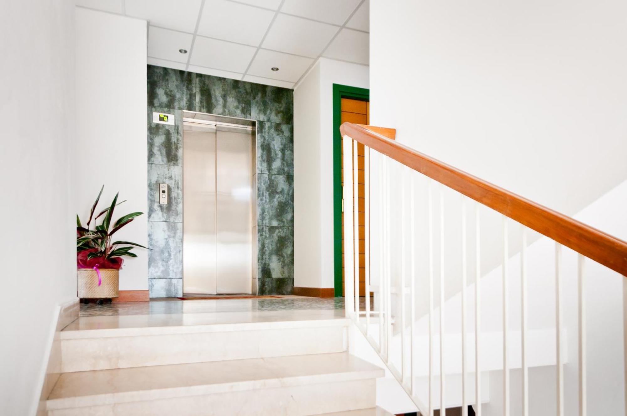 Hotel Milan Розоліна-Маре Екстер'єр фото